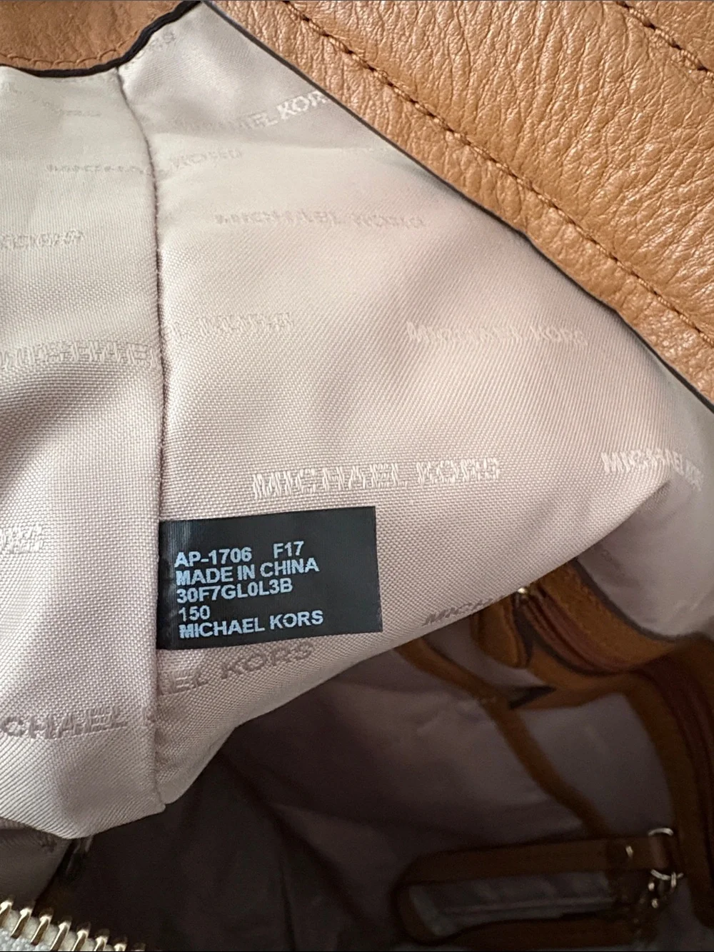 Michael Kors Lauryn Large Vanilla Gold hardware Logo Hobo Shoulder Bag purse